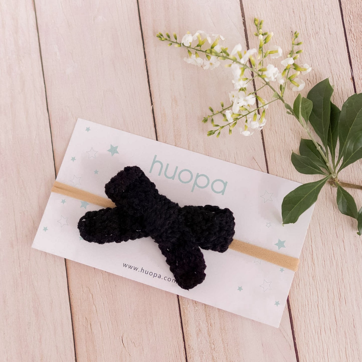 bandita con moño tejido a mano