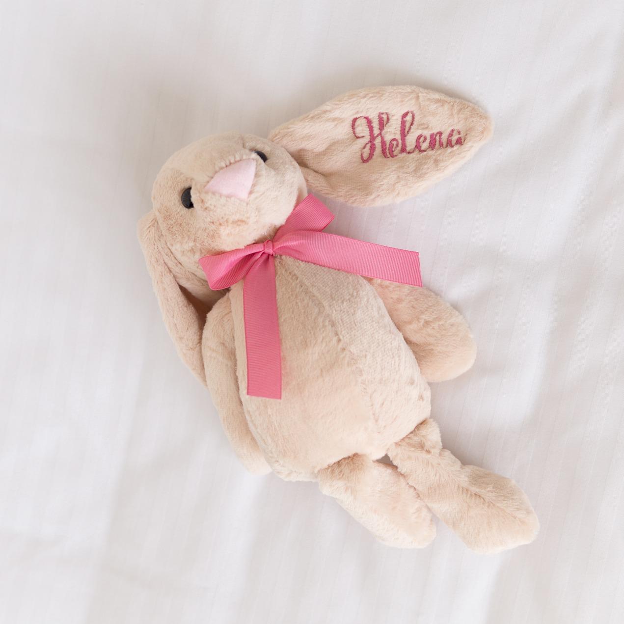 conejito riley personalizado en oreja