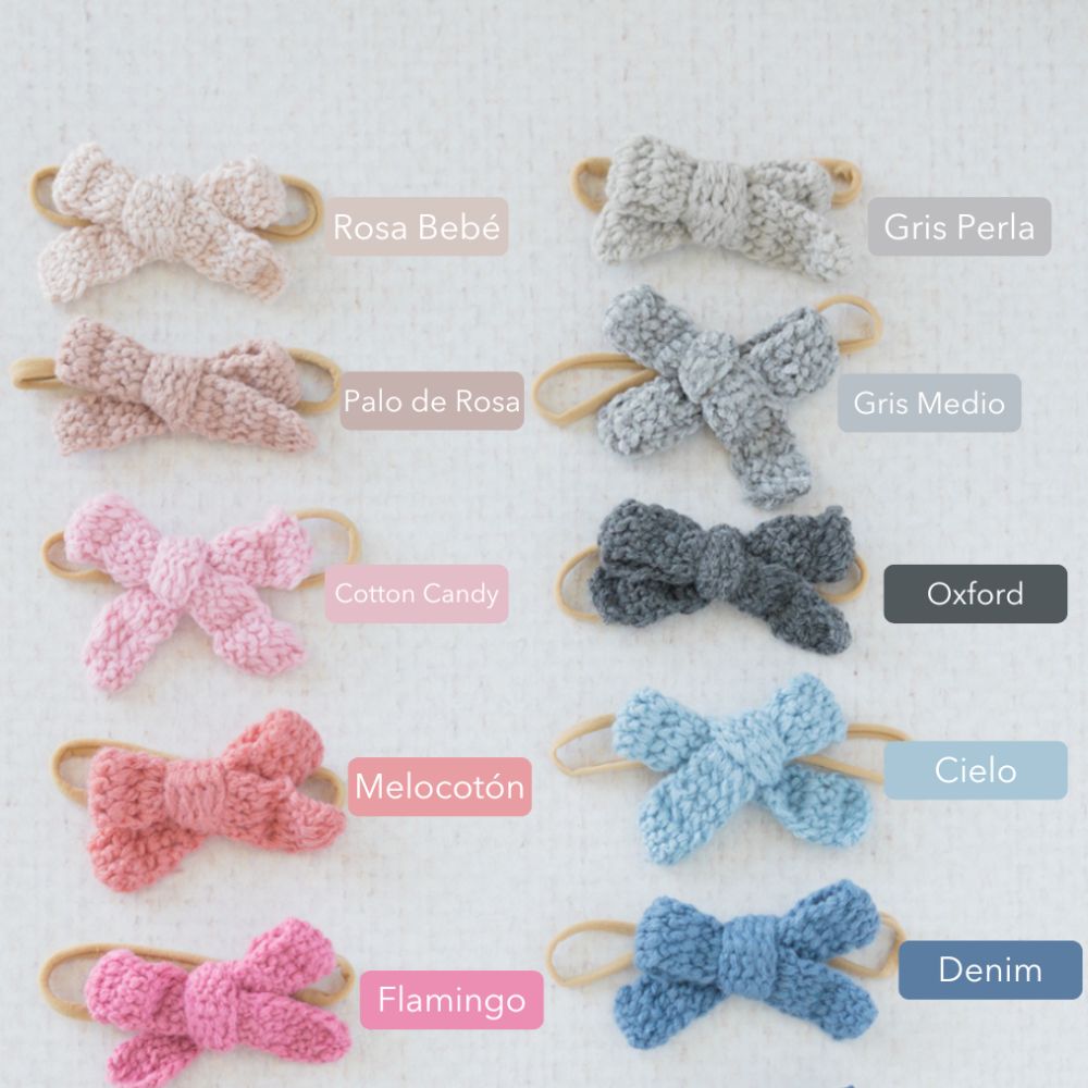 Bandita con moño tejido a mano