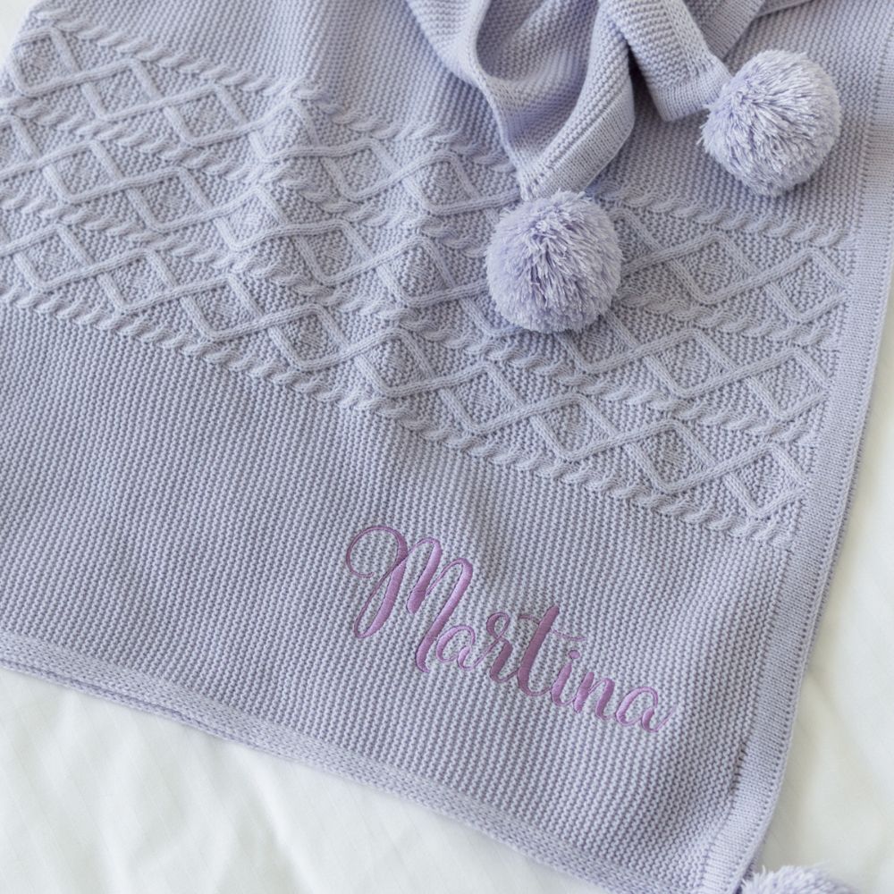 Cobijita Personalizada Pompones