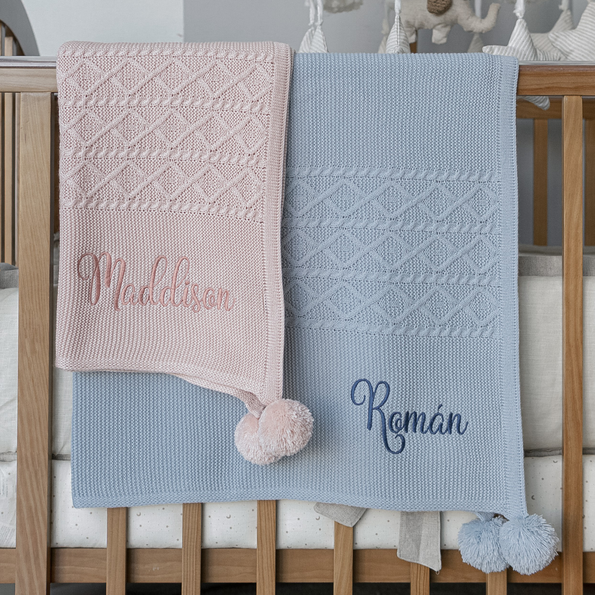 Cobijita Personalizada Pompones