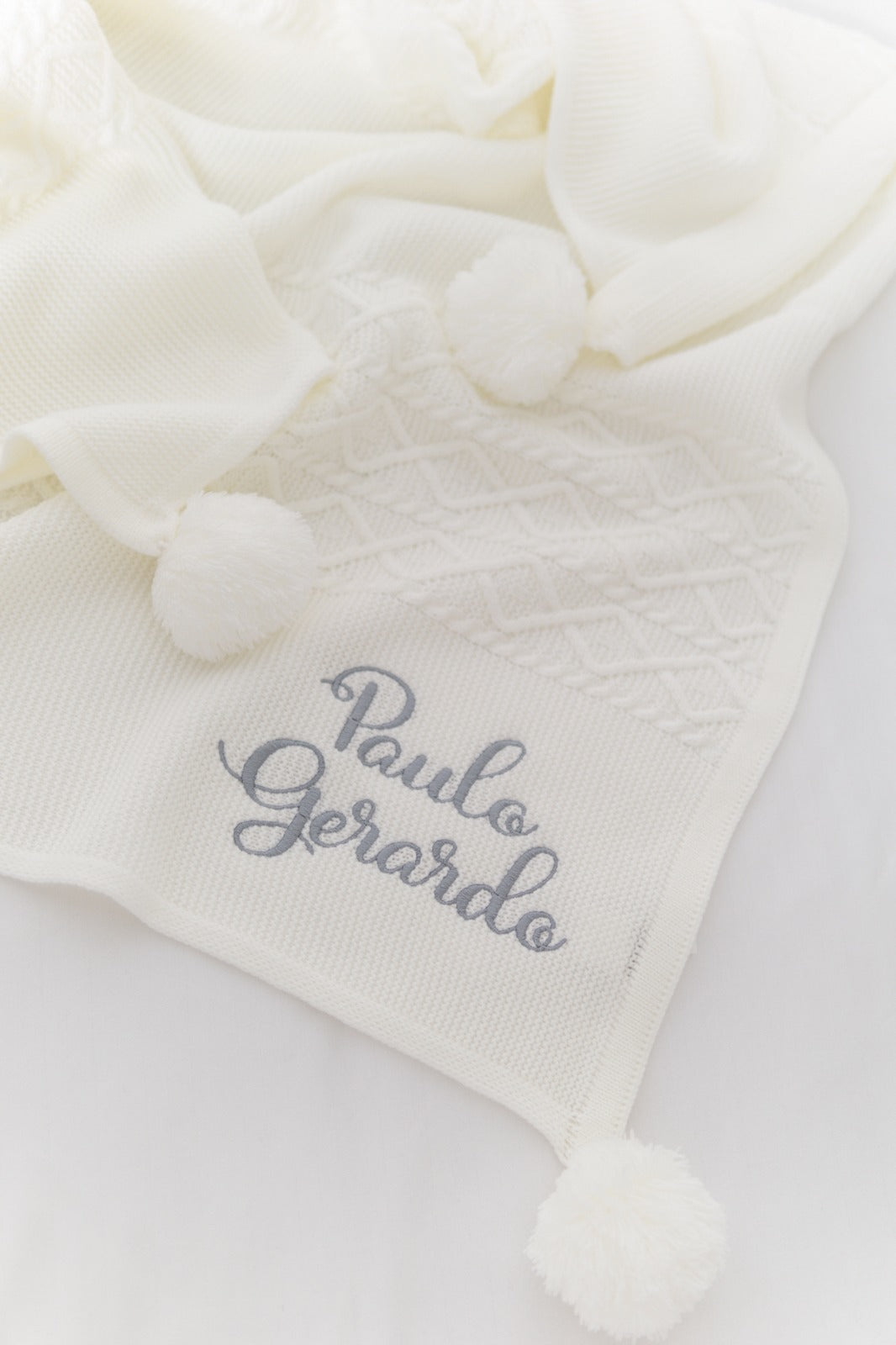 Cobijita Personalizada Pompones