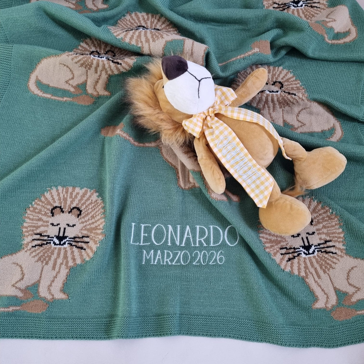 Cobijita Personalizada Leones Sage y Marino
