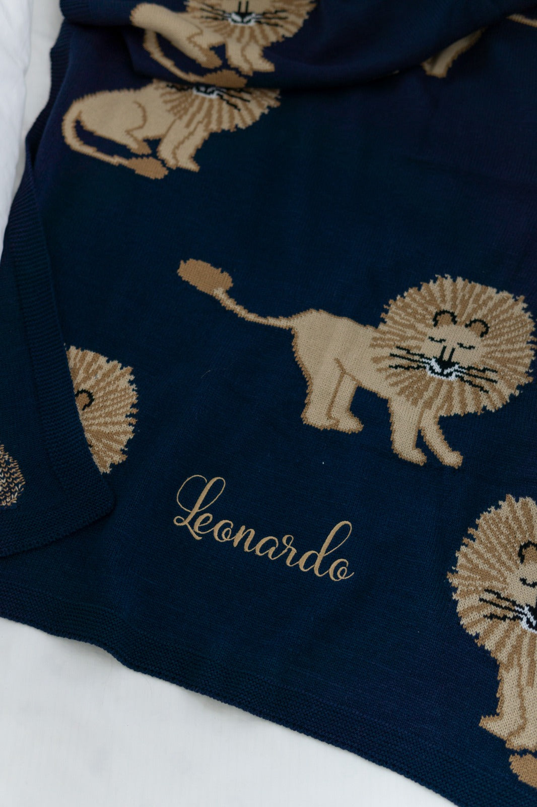 Cobijita Personalizada Leones Sage y Marino