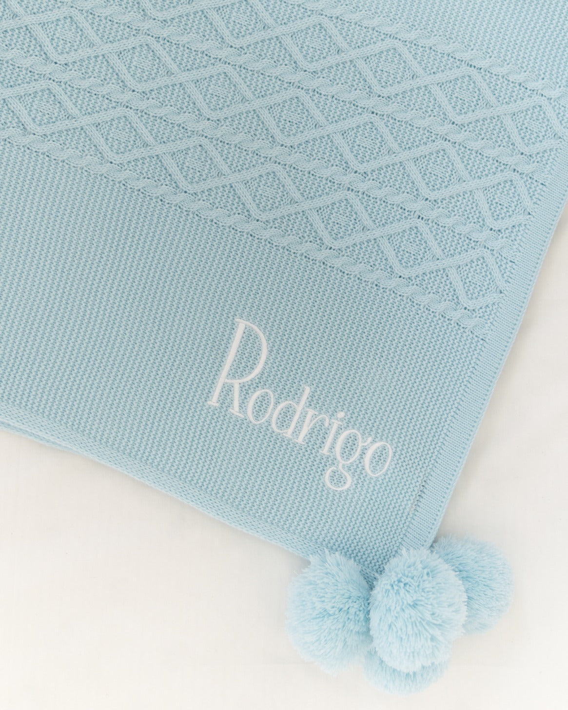 Cobijita Personalizada Pompones