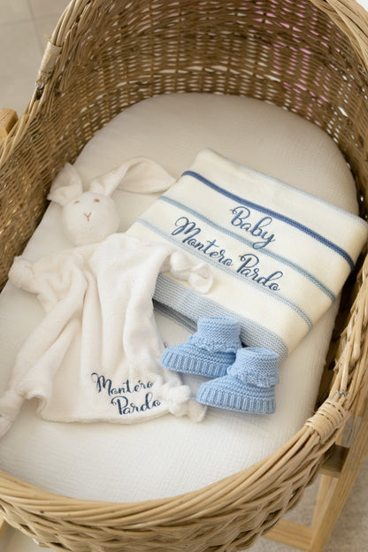 Kit Welcome Baby Rayas Personalizada Us + Trapito Apego Polar y Botitas Tejidas Envío Gratis