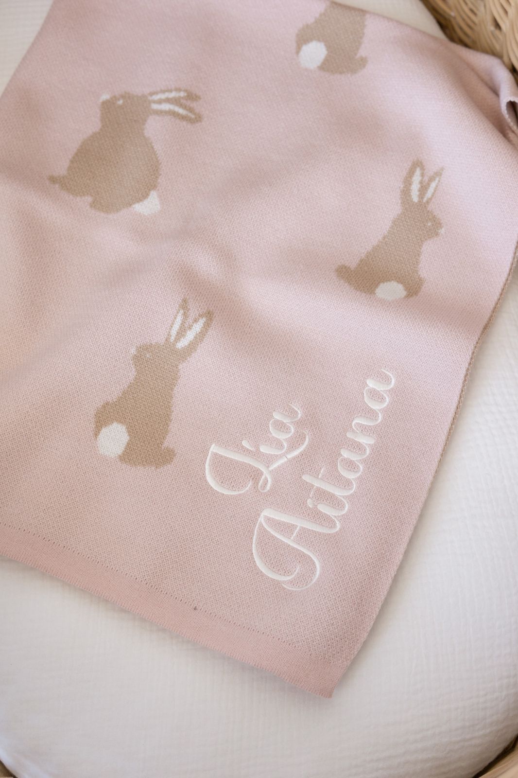Cobijita Personalizada Conejos Cielo y Rosa