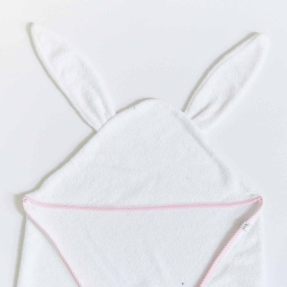 Toalla Tipo Capa con Orejitas de Conejo y Orilla de Rayas
