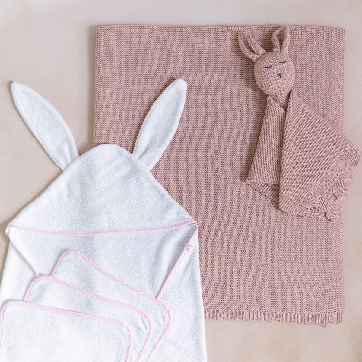 Set de Regalo Básicos para El Bebé Tejido + Envío Gratis