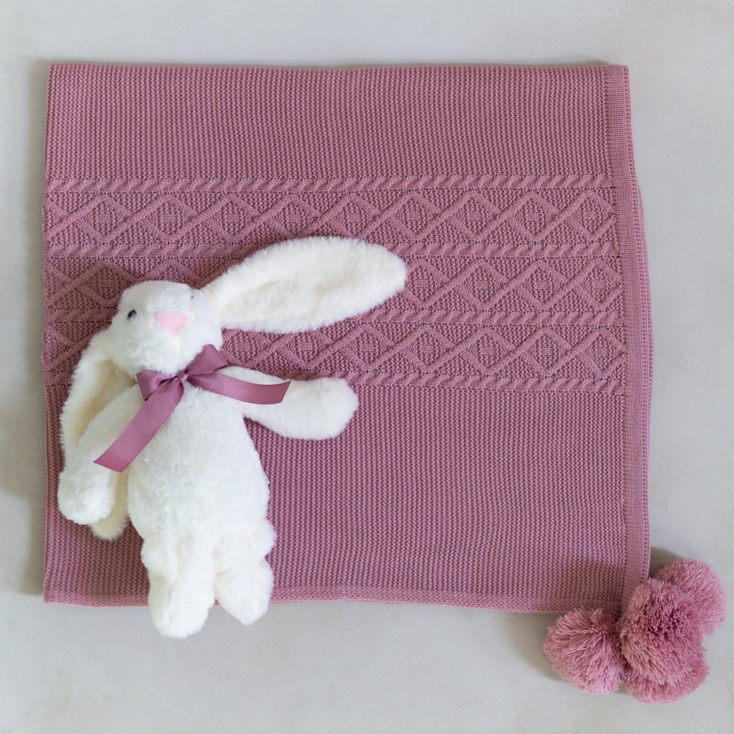 Set de Regalo Welcome Baby con Conejito Riley Hueso