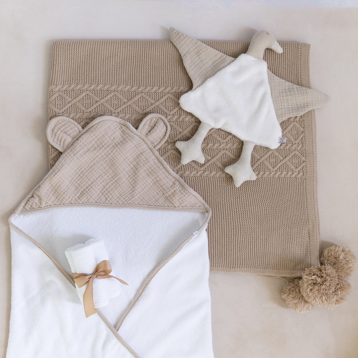 Set de Regalos Básicos para el Bebe con Ganso de Apego Envio Gratis